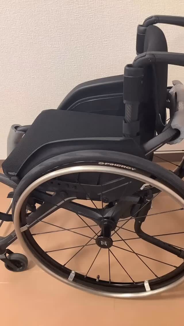 こちらの車椅子はスウェーデン🇸🇪パンテーラ社の新モデルPANTHERA X3です。
重量は約5kg‼️車輪を外すと、片手で車載できます😃軽い力で動く車椅子、そして長時間快適に座ることができる車椅子を作られています。

当社では車椅子の修理はもちろん、様々なメーカーの車椅子販売も行っています🦽

#wheelchair #社会福祉法人シルバニア #札幌車椅子修理センター #パンテーラジャパン #車椅子